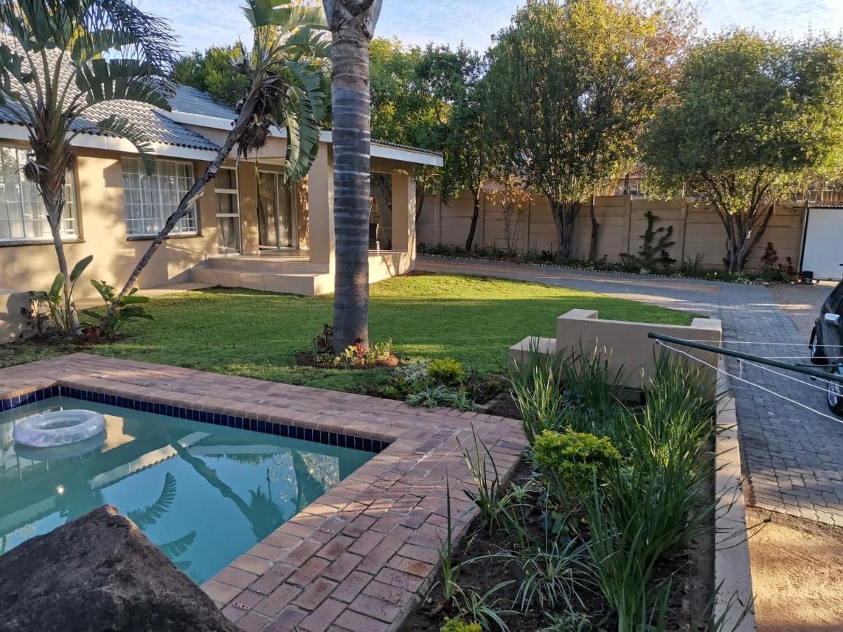 Rooikrans Guest House Johannesburg Bagian luar foto